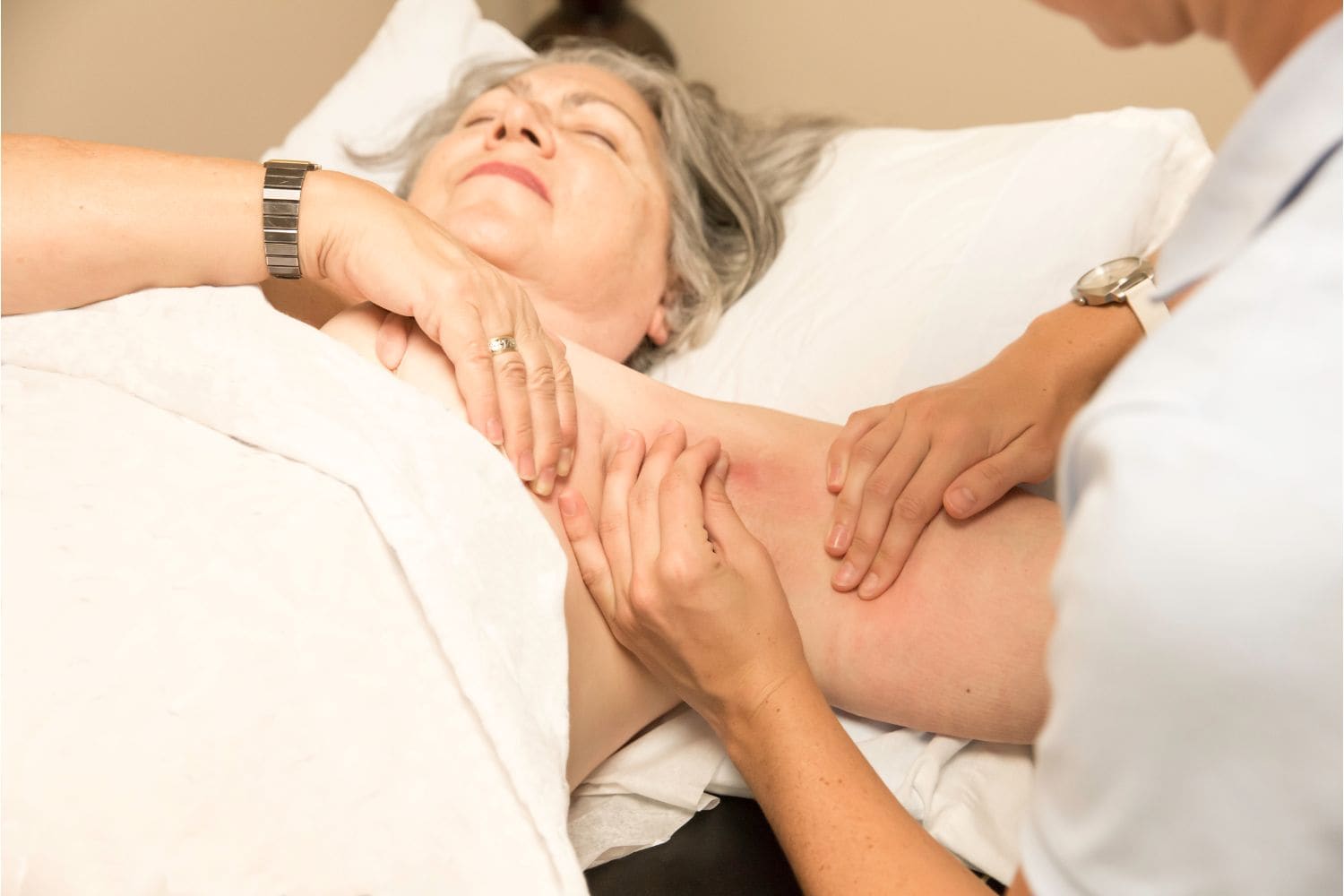 lymphoedeme du bras Lymphoedème du bras traité par massage