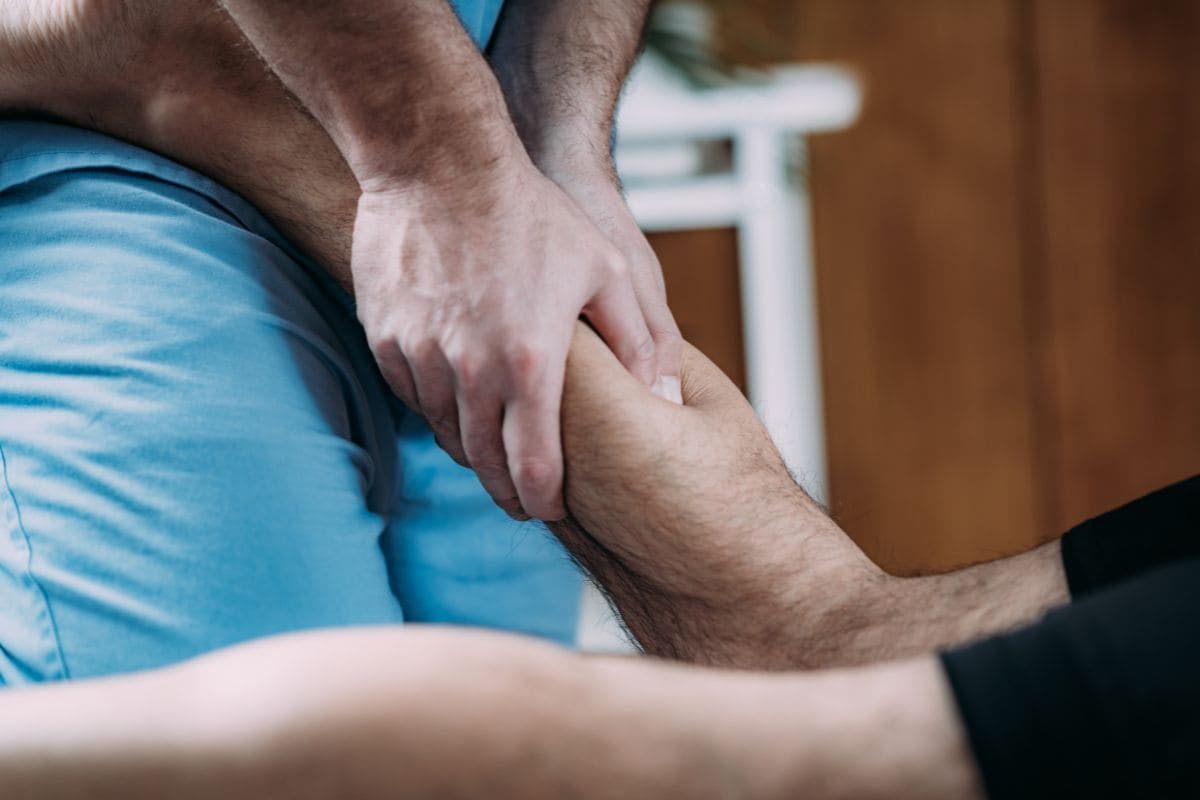 massage des mollets après le sport massage des mollets après le sport