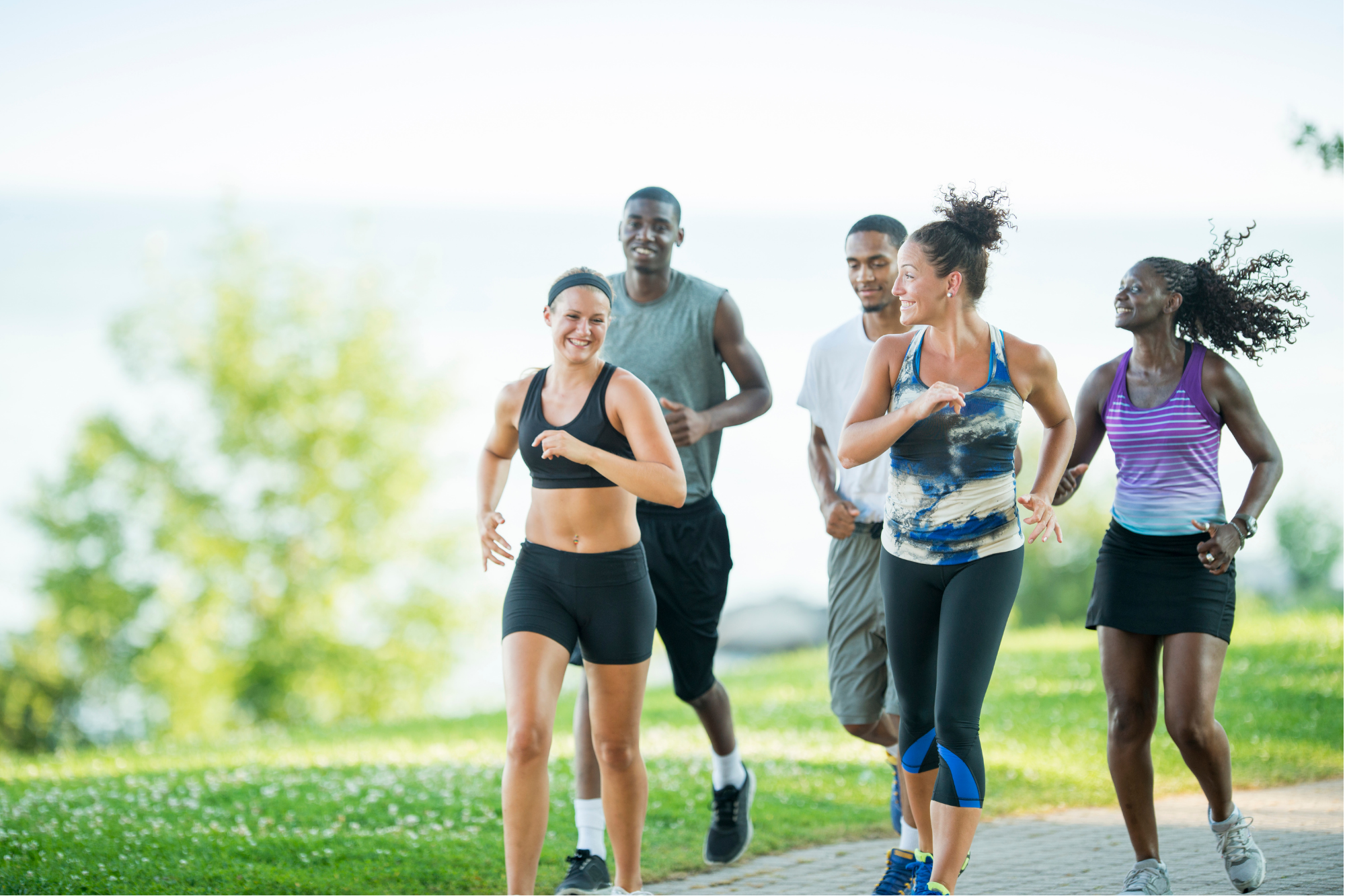 Photos d’illustration Groupe de personnes qui courent ensemble, cela leur procure les bienfaits du sport sur le mental